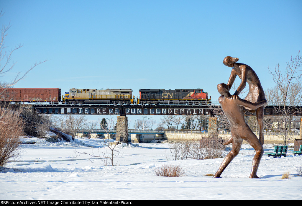 CN 2960 leads 402 on the river bridge